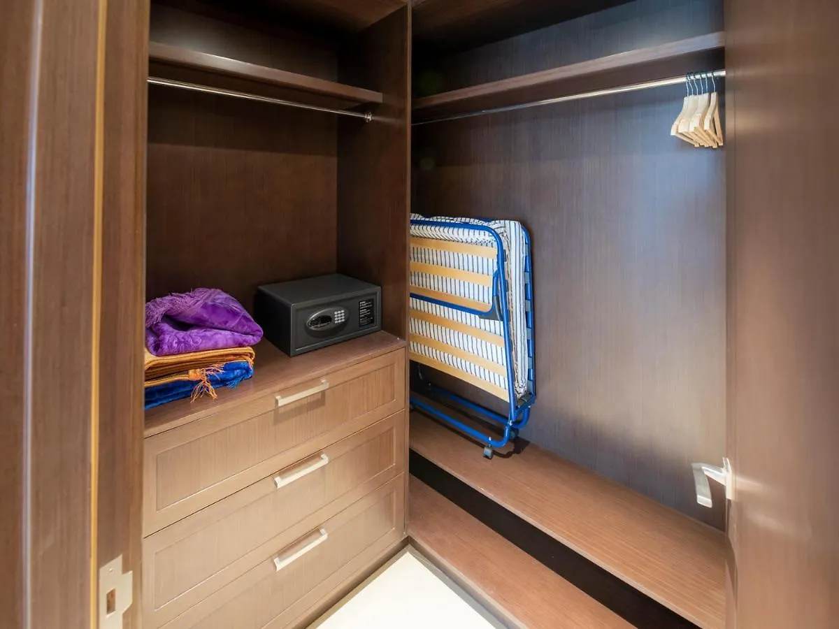First Class 2Br With Full Burj Khalifa And Fountain View Apartment Dubai 0*,  United Arab Emirates